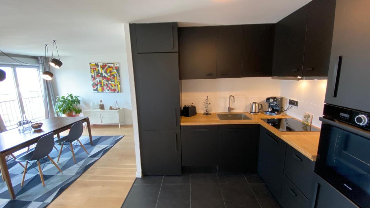 Duplex - 2 Bedrooms - 2 Bathrooms & Parking Apartment *