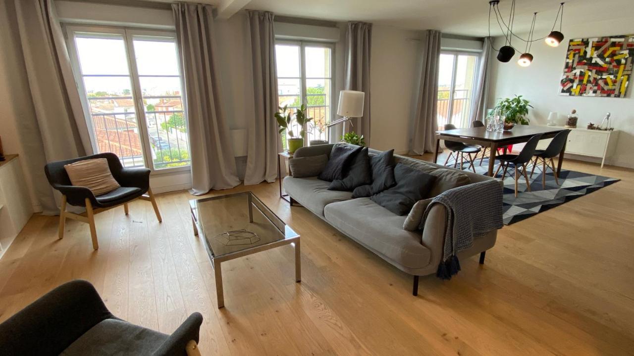 Duplex - 2 Bedrooms - 2 Bathrooms & Parking