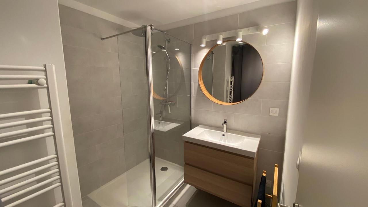 Apartment Duplex - 2 Bedrooms - 2 Bathrooms & Parking *